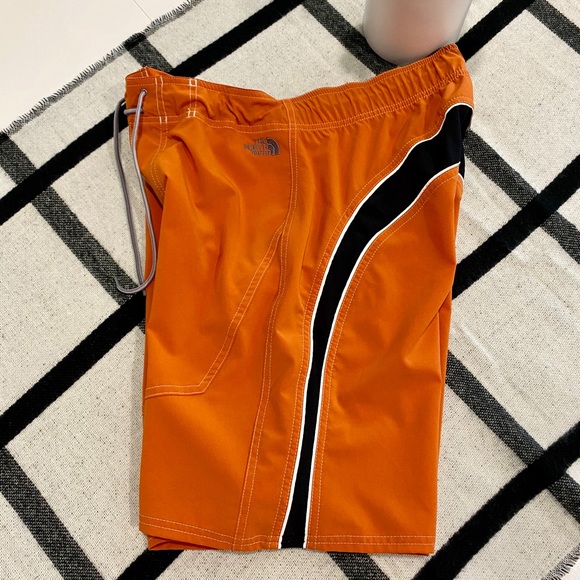 The North Face Men’s Apex Board Shorts Swim Trunks Orange Like New - Picture 7 of 9